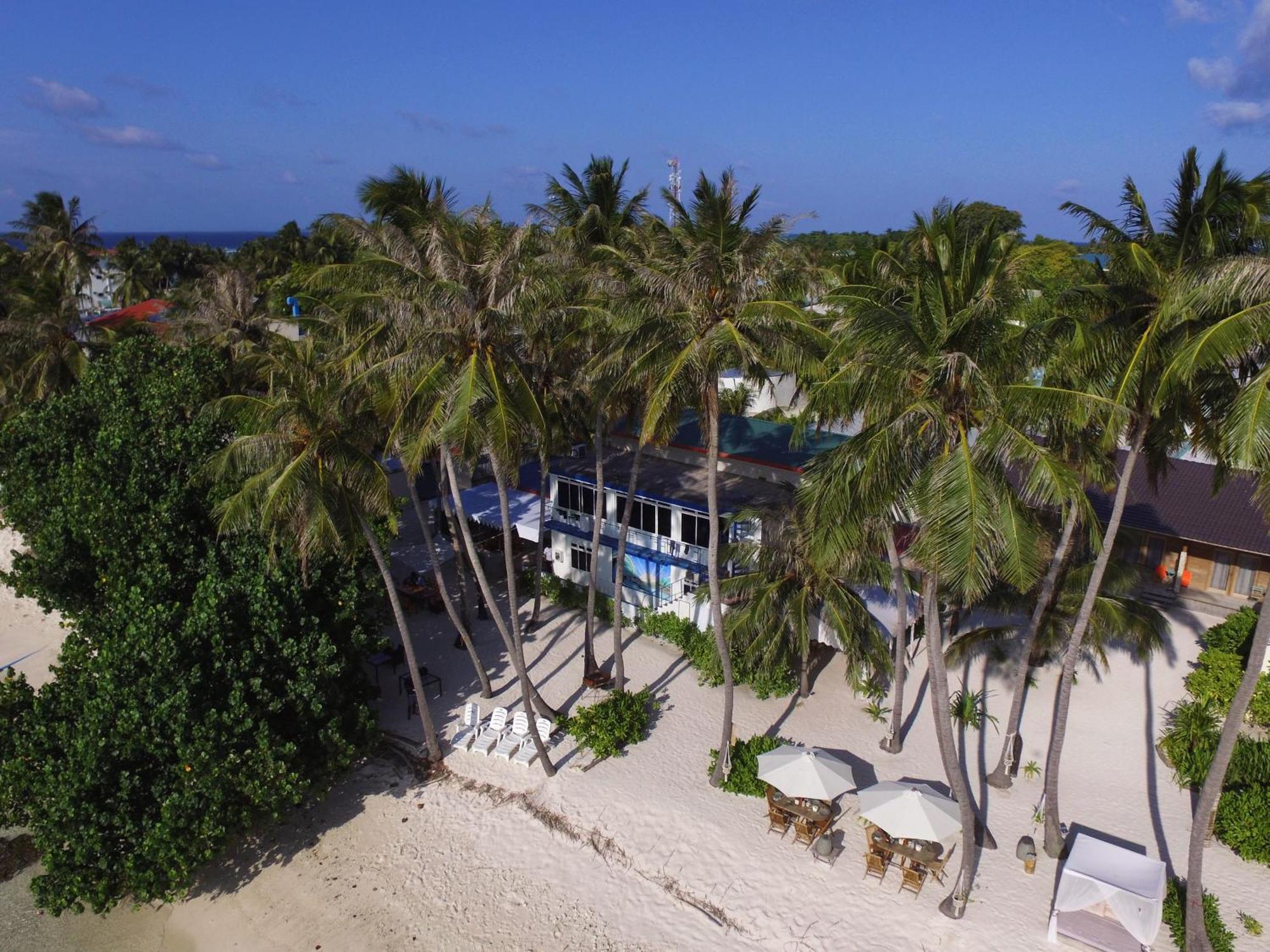 Batuta Maldives Surf View Hotell Thulusdhoo Eksteriør bilde