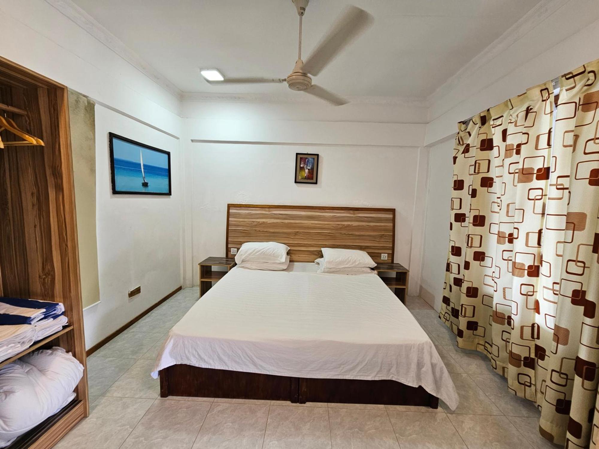 Batuta Maldives Surf View Hotell Thulusdhoo Rom bilde