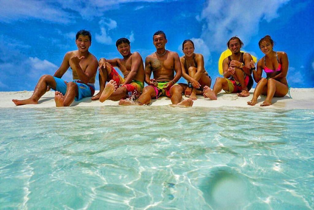 Batuta Maldives Surf View Hotell Thulusdhoo Eksteriør bilde