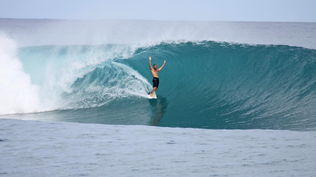 Batuta Maldives Surf View Hotell Thulusdhoo Eksteriør bilde