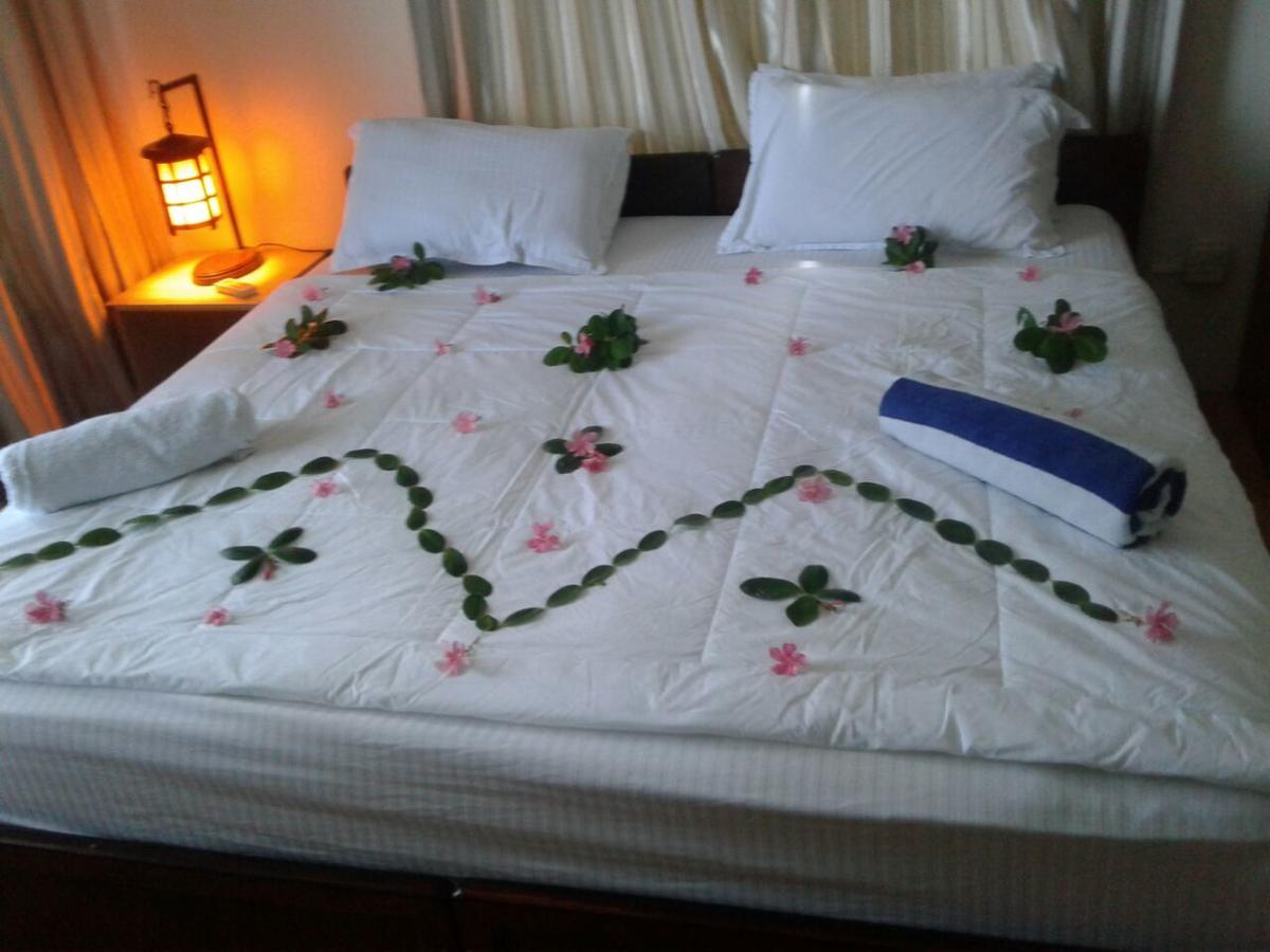 Batuta Maldives Surf View Hotell Thulusdhoo Eksteriør bilde
