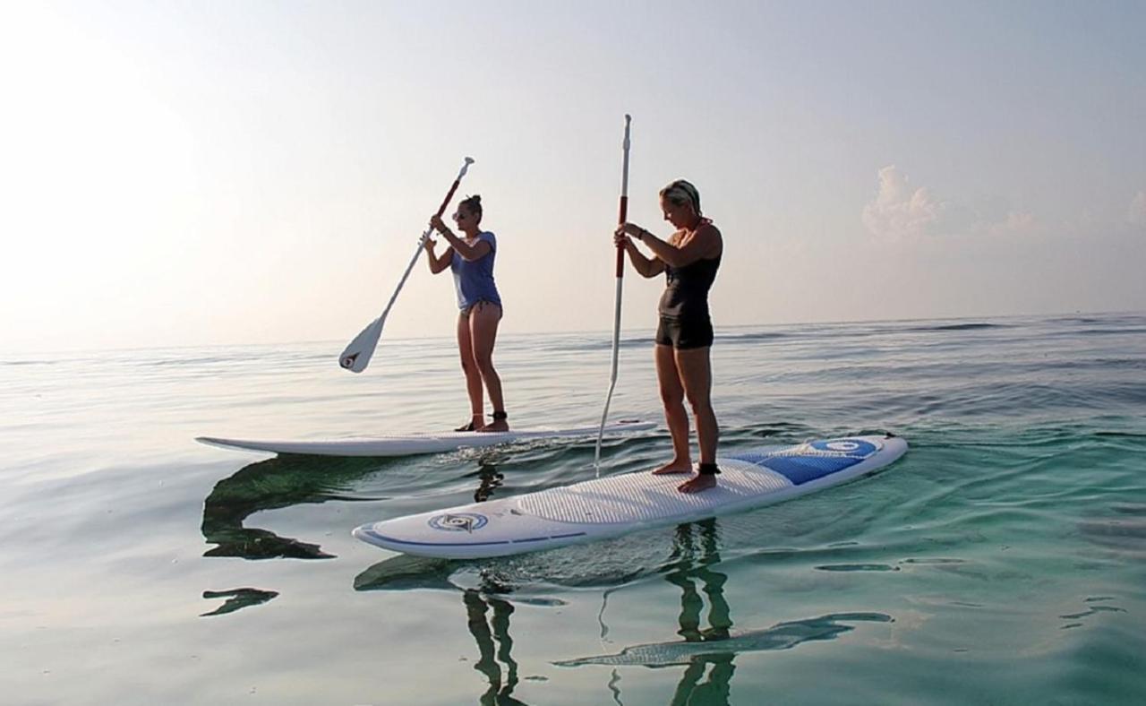 Batuta Maldives Surf View Hotell Thulusdhoo Eksteriør bilde