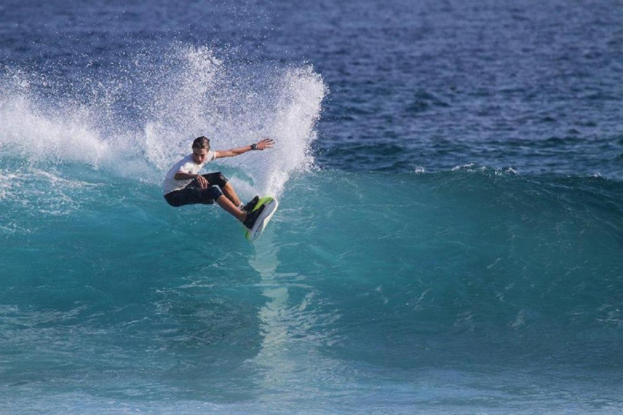 Batuta Maldives Surf View Hotell Thulusdhoo Eksteriør bilde